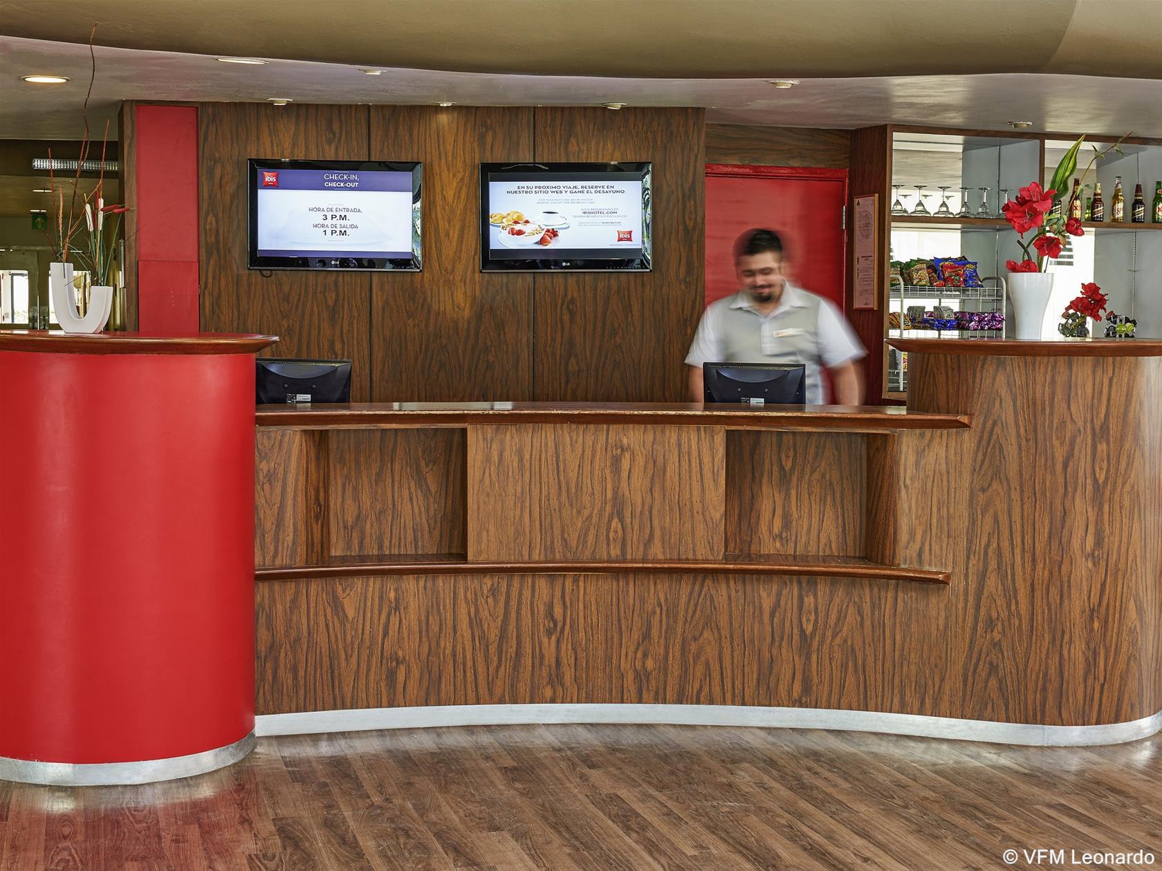 Отель Ibis Monterrey Aeropuerto Аподака Экстерьер фото
